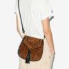 Anahi Schultertasche aus bedrucktem Wildleder