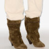 Dalby Drapierte Wildleder-Stiefel aus Kalbsleder Dalby Drapierte Wildleder-Stiefel aus Kalbsleder