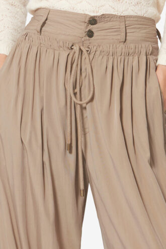 Inaya Hose mit weitem Bein und mehrlagigem Bund