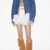 Julie Kurze Jacke im Workwear-Stil aus einfarbigem Denim Julie Kurze Jacke im Workwear-Stil aus einfarbigem Denim