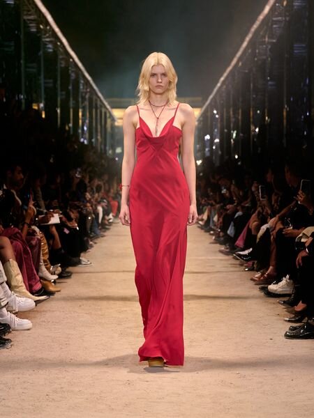 Kapri Langes Trägerkleid Kapri Langes Trägerkleid