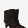 Loline Stiefel aus Wildleder mit hohem Absatz Loline Stiefel aus Wildleder mit hohem Absatz