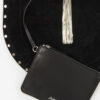 Oskan Tassel Schultertasche aus Kalbswildleder Oskan Tassel Schultertasche aus Kalbswildleder