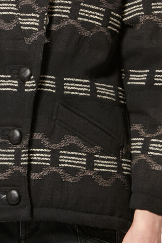 Qayla Kurzer Jacquard-Mantel