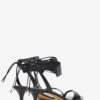 Sandalen mit mittlerem Absatz aus weichem Leder Sandalen mit mittlerem Absatz aus weichem Leder